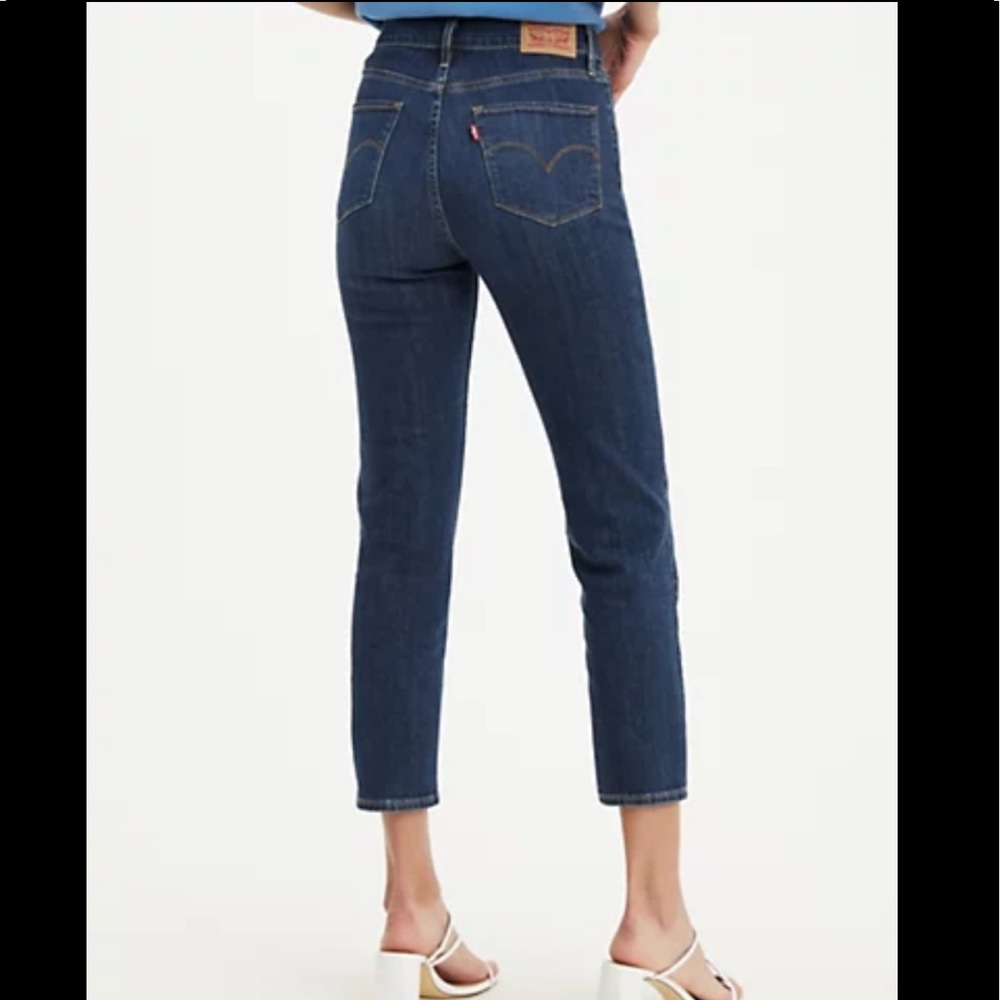 Levi’s 724 High Rise Straight Crop Women's Jeans inCarbon Dust